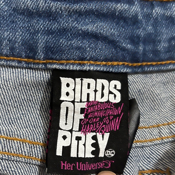 Birds of Prey Her Universe Juniors “American Flag” Painted Cut Out Shorts Sz-9 - Picture 4 of 6